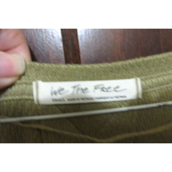 We the Free Shirt Womens Small Green Long Sleeve Pullover Thumb Hole Oversized - Picture 2 of 5